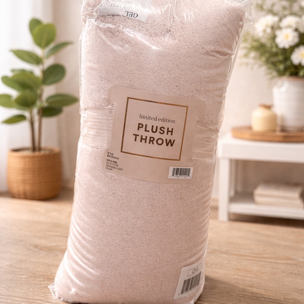 Limited Edition ULTA Beauty Plush Throw